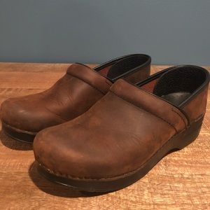 Dansko size 9 clogs